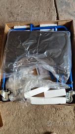 Girello deambulatore ascellare con tavolo appoggi