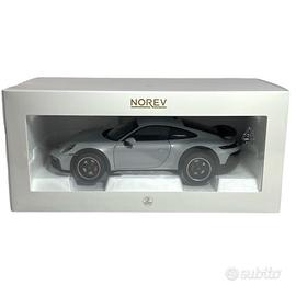 Modellino Porsche 911 Dakar grigio ghiaccio 1/18
