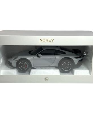 Modellino Porsche 911 Dakar grigio ghiaccio 1/18