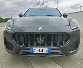 MASERATI Grecale Modena Total Black