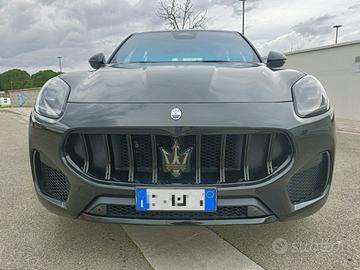 MASERATI Grecale Modena Total Black