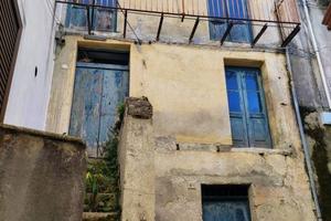 LAURIA ( PZ )- CASA DA RISTRUTTURARE MQ.120