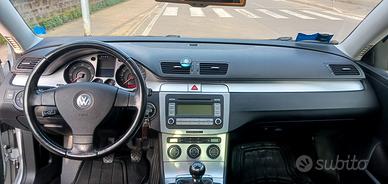 VW Passat B6 2.0 TDI 140cv.  DA RIPARARE 