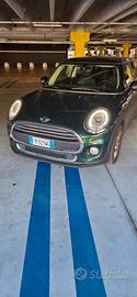 Mini  cooper.  adatta neo petentati