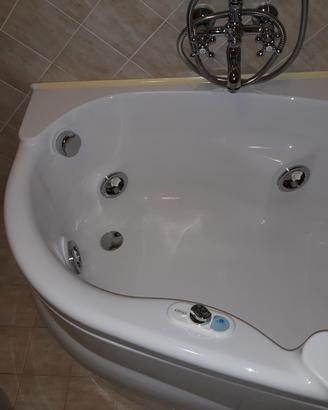 vasca  idromassaggio Jacuzzi cm.140