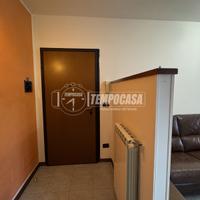 MONOLOCALE SERVITO DA ASCENSORE CON BOX AUTO