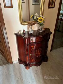 Vetrina , mobile ingresso e divano letto