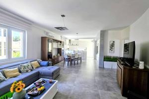 Casa indipendente di 178 m² con più di 5 locali e 