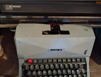 MACCHINA DA SCRIVERE OLIVETTI 82 DIASPRON