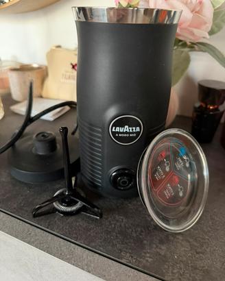 Montalatte elettrico Lavazza