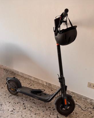 Monopattino Ninebot segway kickscooter F2
