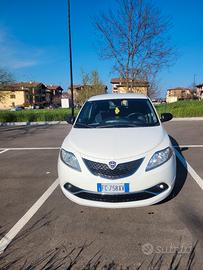 LANCIA YPSILON METANO 