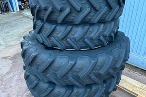 Set pneumatici e cerchi BKT stretti usati