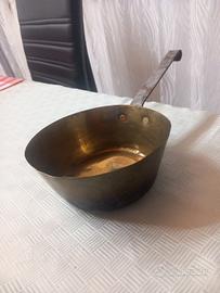 Antica Casseruola in Ottone Martellato a Mano - XI