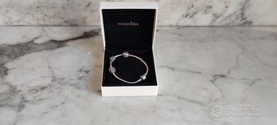 BRACCIALE PANDORA ARGENTO CON TRE CHARMS