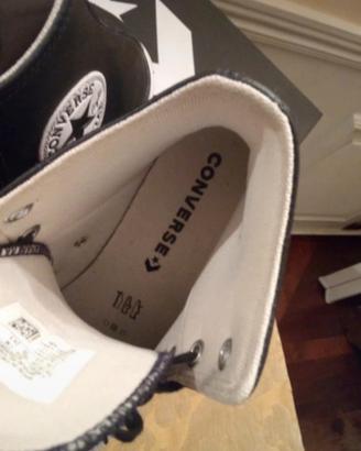 Converse in pelle