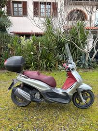 Beverly 350 Sport touring