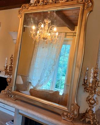 Specchio in legno dorato 