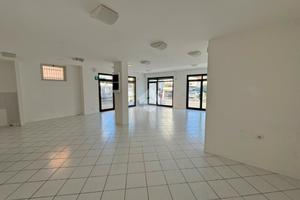 NEGOZIO A ALBA ADRIATICA