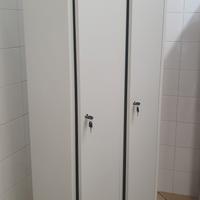 Armadietto in Metallo scomparti separati 