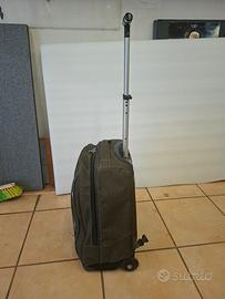Zaino scuola trolley marca " INVICTA"