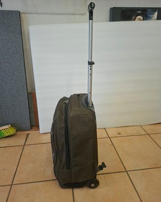 Zaino scuola trolley marca " INVICTA"