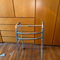 AD-47 DEAMBULATORE PIEGHEVOLE ARTICOLATO