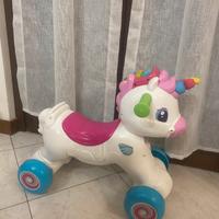 Cavalluccio dondolo e con ruote