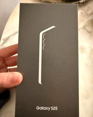 Samsung Galaxy S25 256GB Silver Shadow – Nuovo