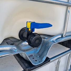 CISTERNA 1000 LITRI SU BANCALE PLASTICA O ZINCATO