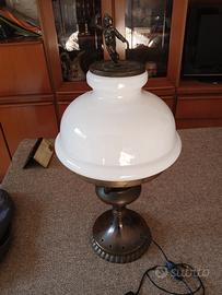 lampada da tavolo elettrica in ottone  a 3 luci