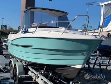 Manara 550 Pilothouse