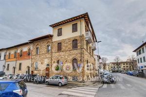 Casa indipendente di 177 m² con più di 5 locali a 