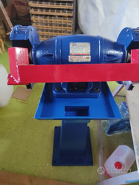 Mola smerigliatrice con piedistallo