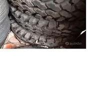 Coppia di pneumatici nuovi ricoperte 215 75 15