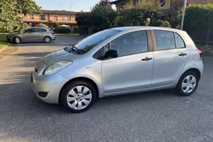 Toyota Yaris 1.0 5 porte