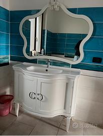 Mobile bagno bianco con specchio