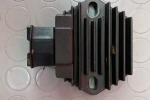 REGOLATORE TENSIONE APRILIA SXV 450 2006 2007 RXV