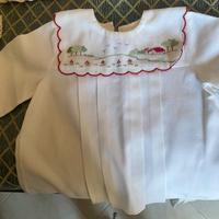 Vestina per neonata ricamata a mano