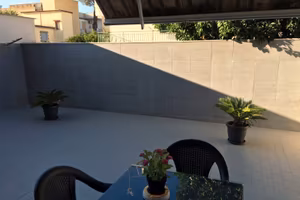 Bilocale con terrazzo 1° piano 50 mq via cavur