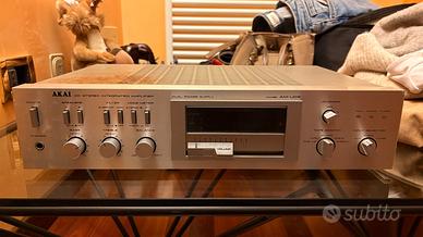 AKAI (Modello AM-U03) amplificatore anni 80