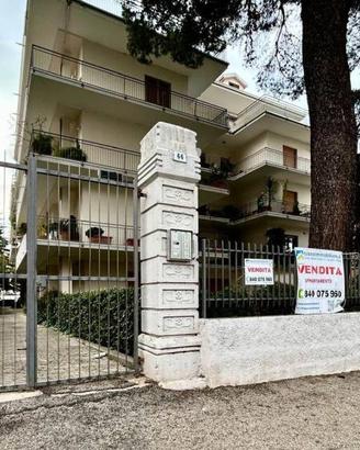 Appartamento di 236 m² con più di 5 locali e box a