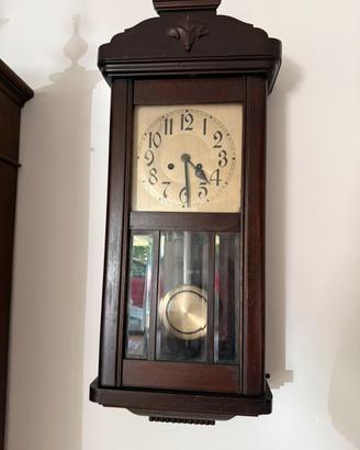 Orologio a pendolo antico