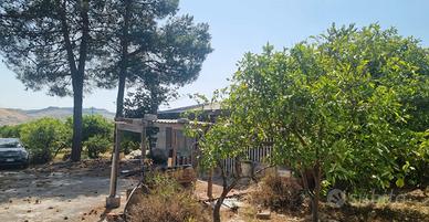 Terreno e Deposito Con Acqua e Luce