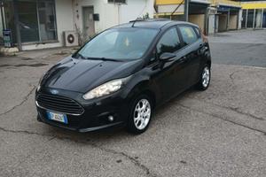 Ford fiesta 1.4 benzina gpl