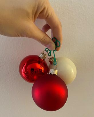 Palline di Natale rosse e bianche