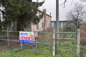 Rustico / Casale di 140 m² con più di 5 locali a S