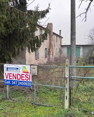 Rustico / Casale di 140 m² con più di 5 locali a S