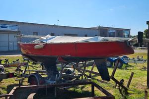 Barca a vela Yngling classe olimpica