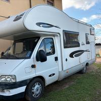 Camper mansardato